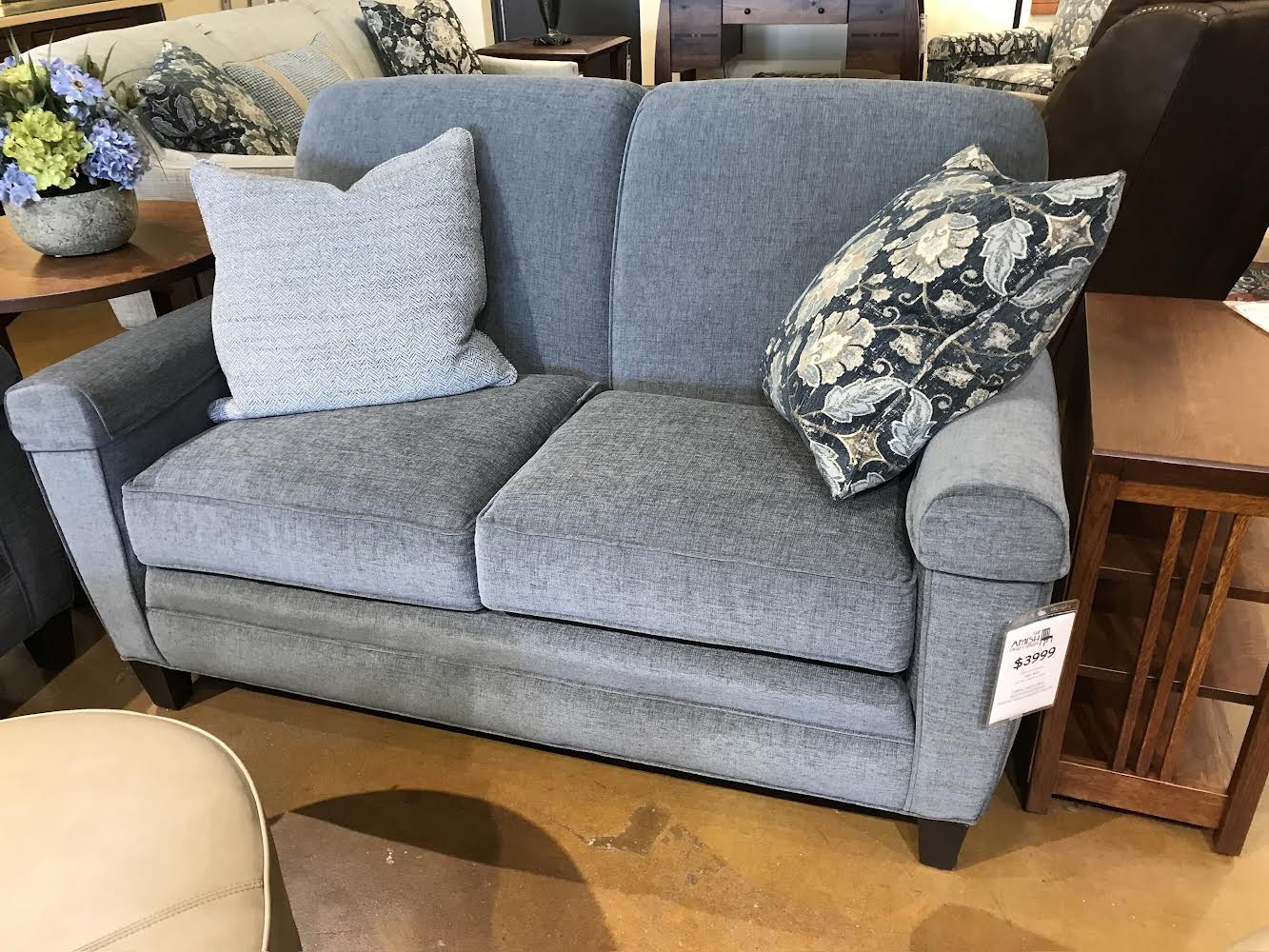 Smith Brothers 225-20 Loveseat [50% Off]