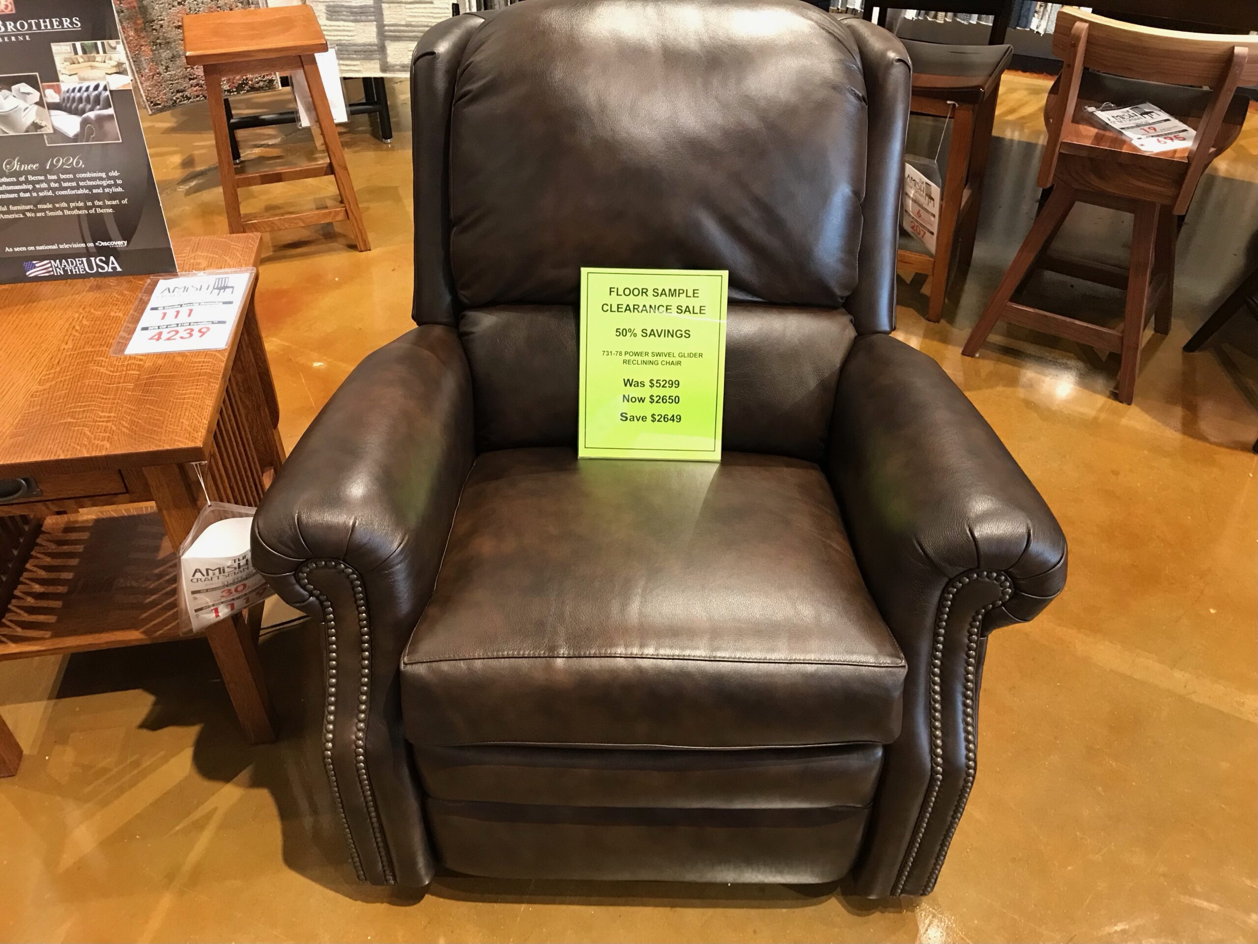 Smith brothers 2024 swivel glider chair