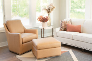 227-fabric-sofa-560-leather-swivel-Timberlin-lifestyle-roomscene 29