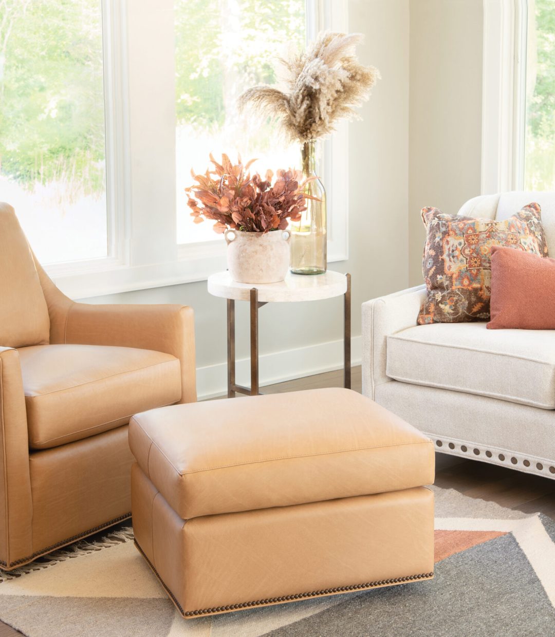 227-fabric-sofa-560-leather-swivel-Timberlin-lifestyle-roomscene 29