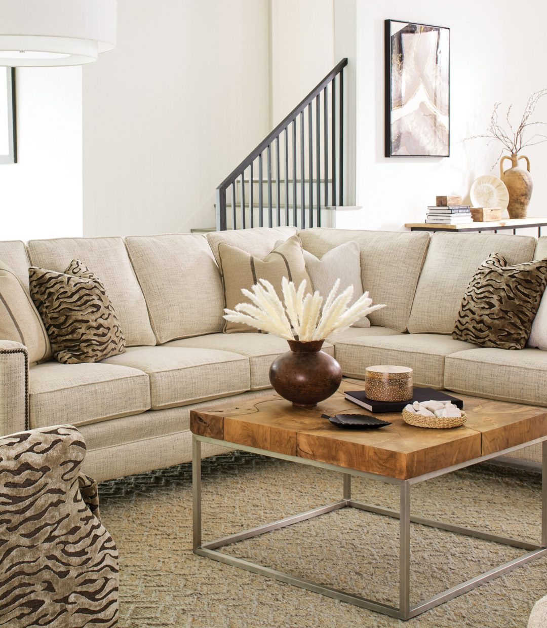 3121-fabric-sectional-3000-series_517-fabric-chair_882-fabric-ottomans_lifestyle-roomscene-4
