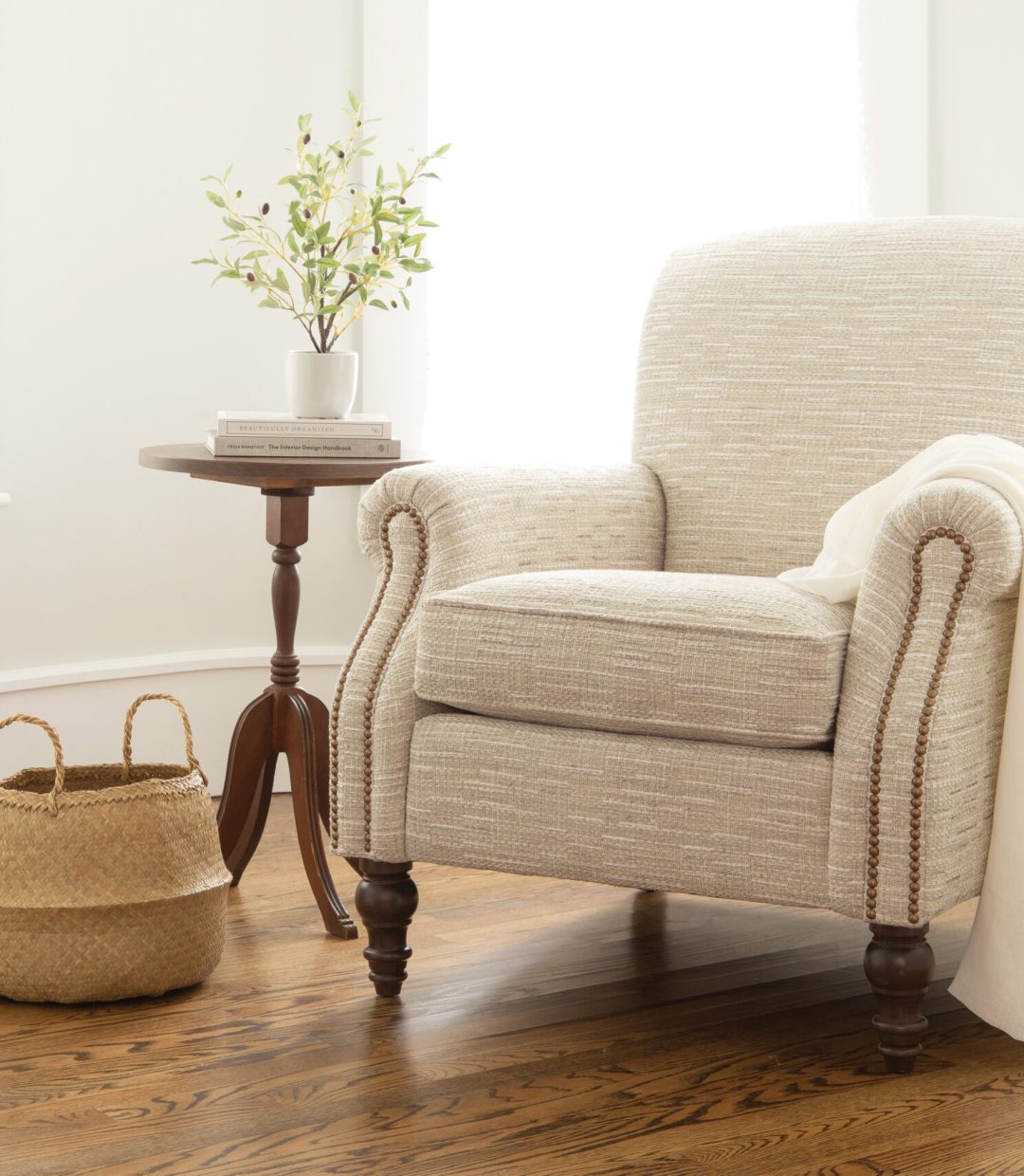 Smith Brothers 568 Chair