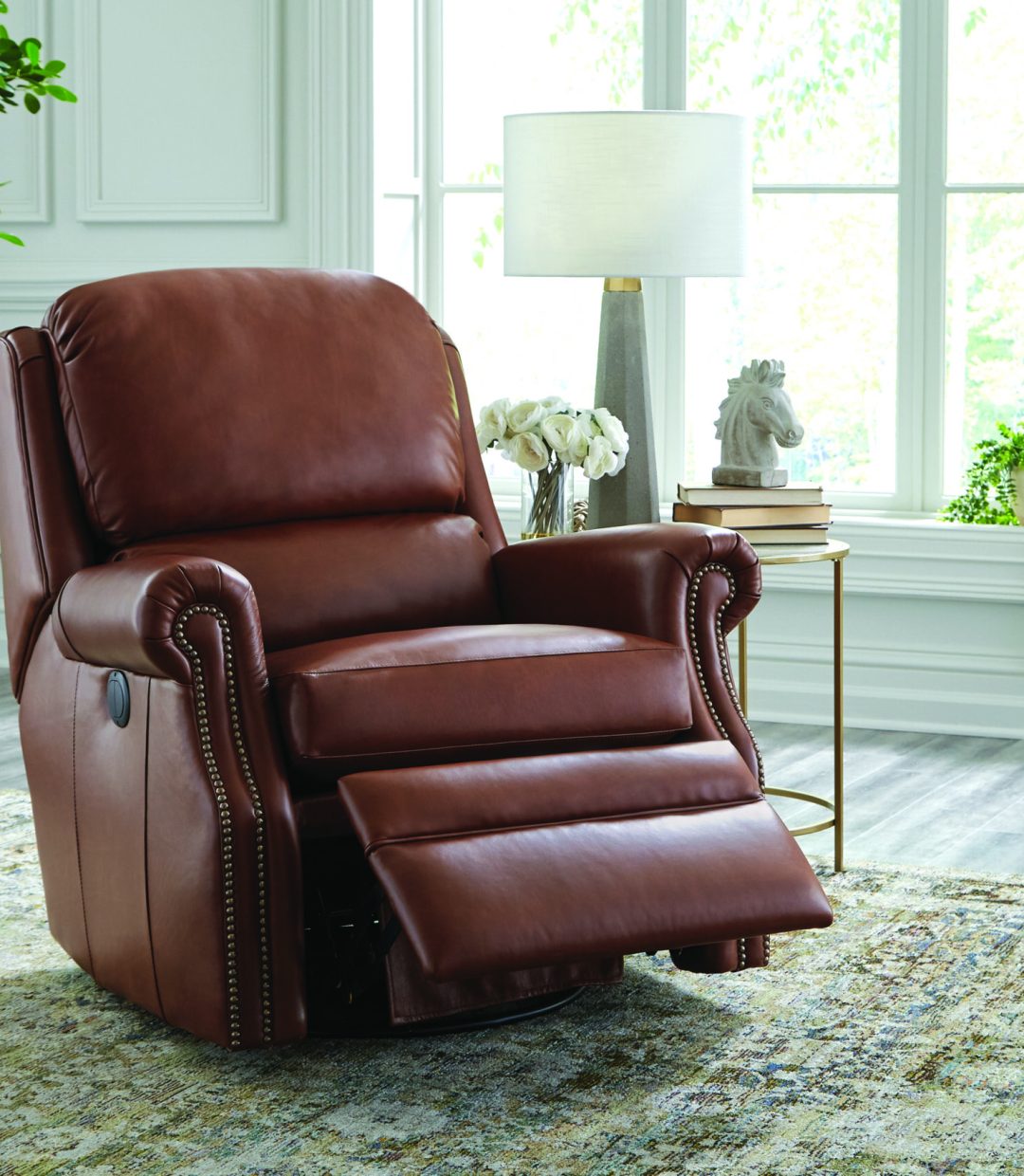 731-leather-recliner-roomscene-open
