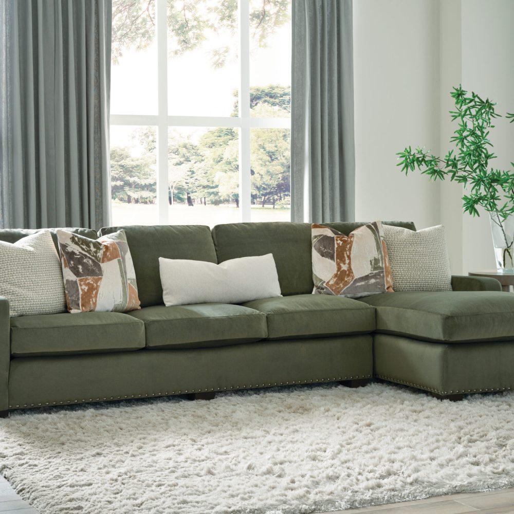 9131-fabric-Sectional-lifestyle-roomscene