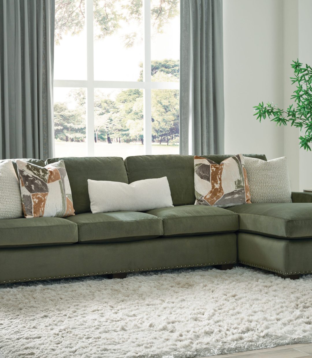 9131-fabric-Sectional-lifestyle-roomscene