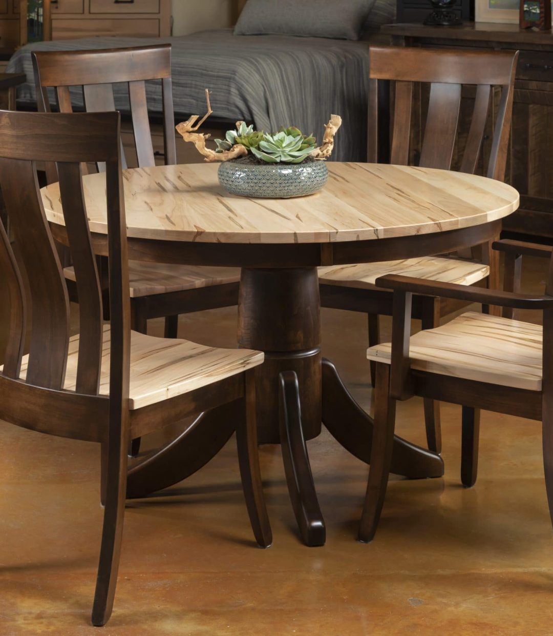 AC_Two-Tone_Round_Dining