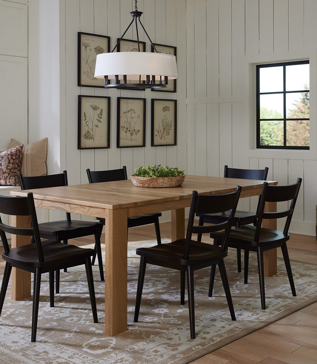 RH_Hilko_Chairs_Theo_Table_Set